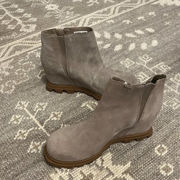 Sorel Joan of Arctic wedge boot bootie suede grey 8 women *flaw* - Picture 3 of 11